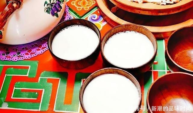 为何蒙古人那么“彪悍”,看完他们的一日三餐明白了,你敢吃吗