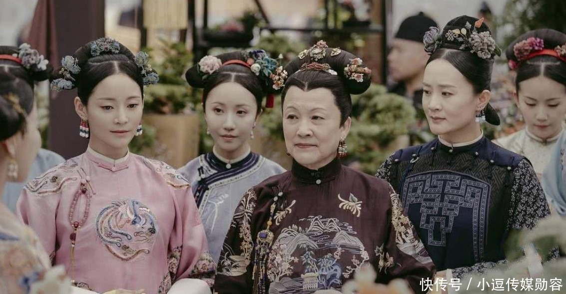 清朝|清朝女性围在脖子上的白围脖,有何用处为什么有些没有