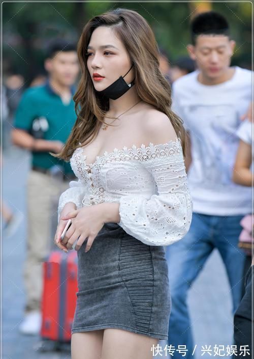 包臀裙|白色蕾丝镂空上衣，艺术感十足，展示仙女气质