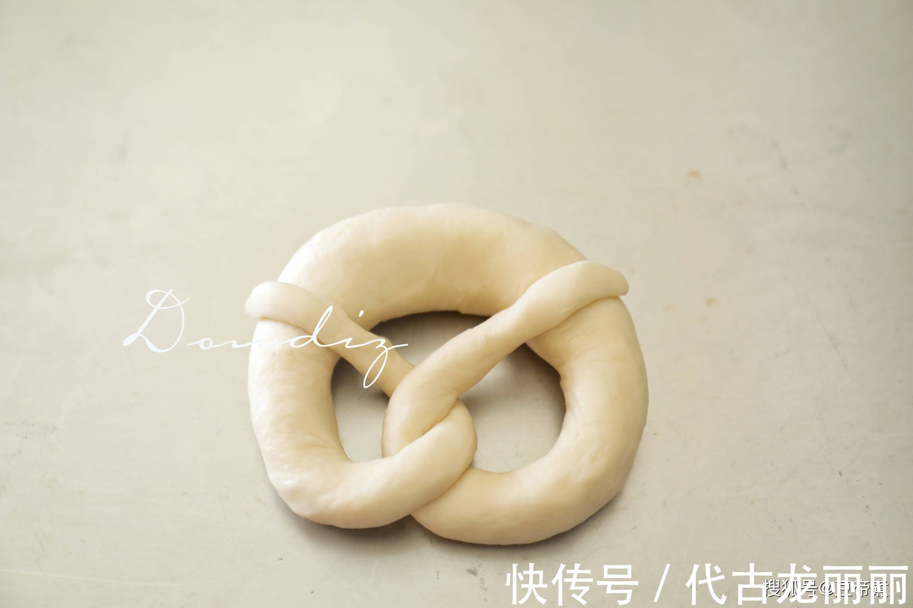 市场上卖得火爆的面包,做法没有你想的那么难,看一看你也就会