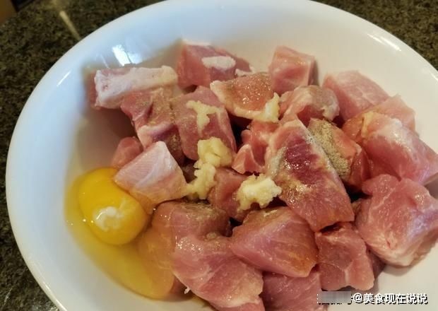 猪肉最好吃做法:简单3步就能搞定,金黄酥脆,比红烧肉还香