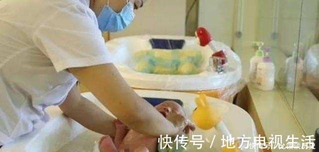 胎宝宝|成年人在水里会呛,为啥胎宝宝却能在羊水里待40周?原因是这样