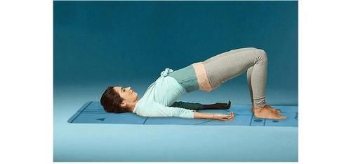 两只手|这种身材，一看就喜欢上了，想拥有她同款？每天坚持3个瑜伽动作