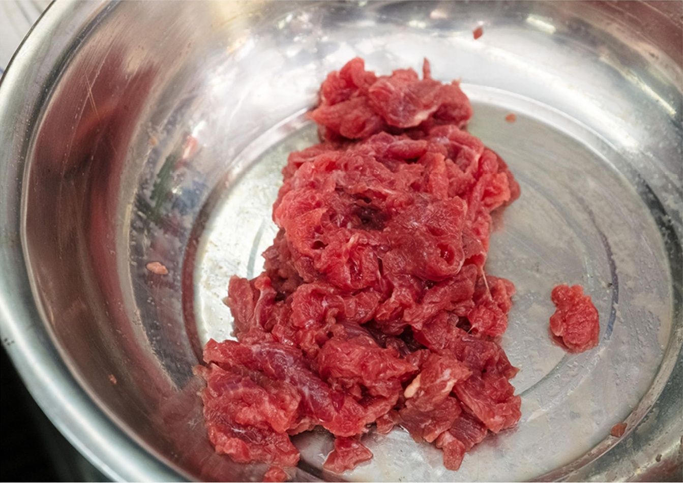 腌牛肉|牛肉又老又硬,因为你只会加生粉,大厨一招就把牛肉变得又嫩又滑