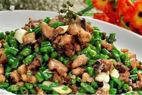 美食推荐：熘肉段，嫩炒猪肝，素炒白萝卜丝，青椒辣子鸡的做法