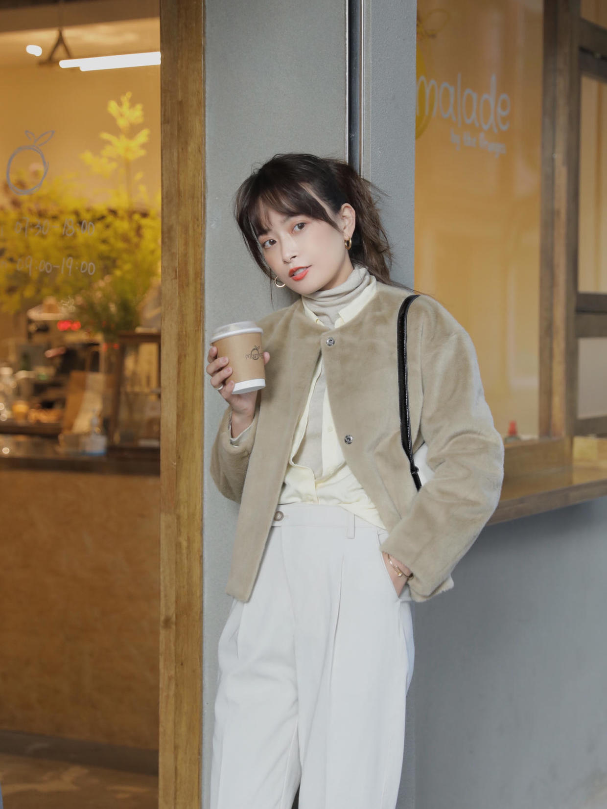 大长腿|超精致的短外套搭配,优雅女人也能拥有甜美气息,学到就是赚到