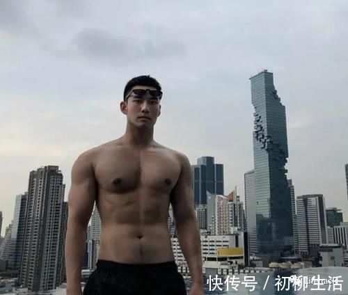 肌肉|185cm肌肉男模走红,雄性荷尔蒙让网友不淡定了