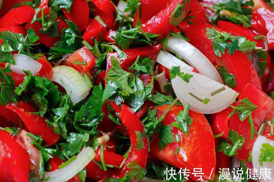 营养均衡|绝经、致癌、免疫力低下?素食饮食,如何“毁”了一个健康博主?