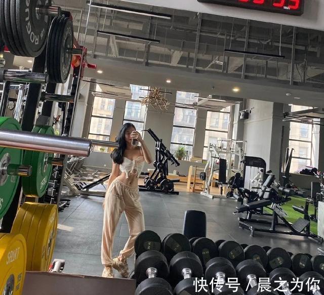 身材|重庆小姐姐身材丰腴饱满,圈粉100万!这样的身材是真实存在的吗