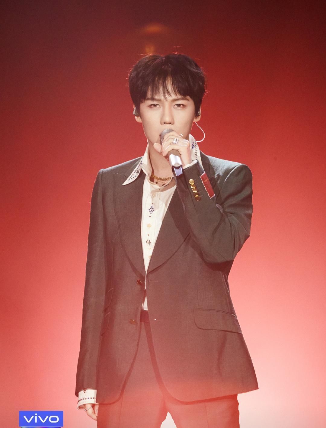 “追光吧哥哥”更新，陈志朋再次带来惊喜，刘维舞台太燃！