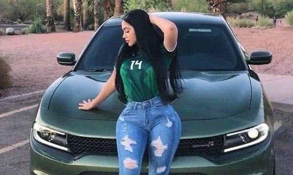 女生|130斤微胖女生,健身塑造妖娆曲线,凭借挺翘臀部走红网络