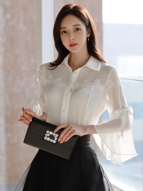 美人图鉴孙允珠：凝静薄冰霜白透明扇叶衬衣裙