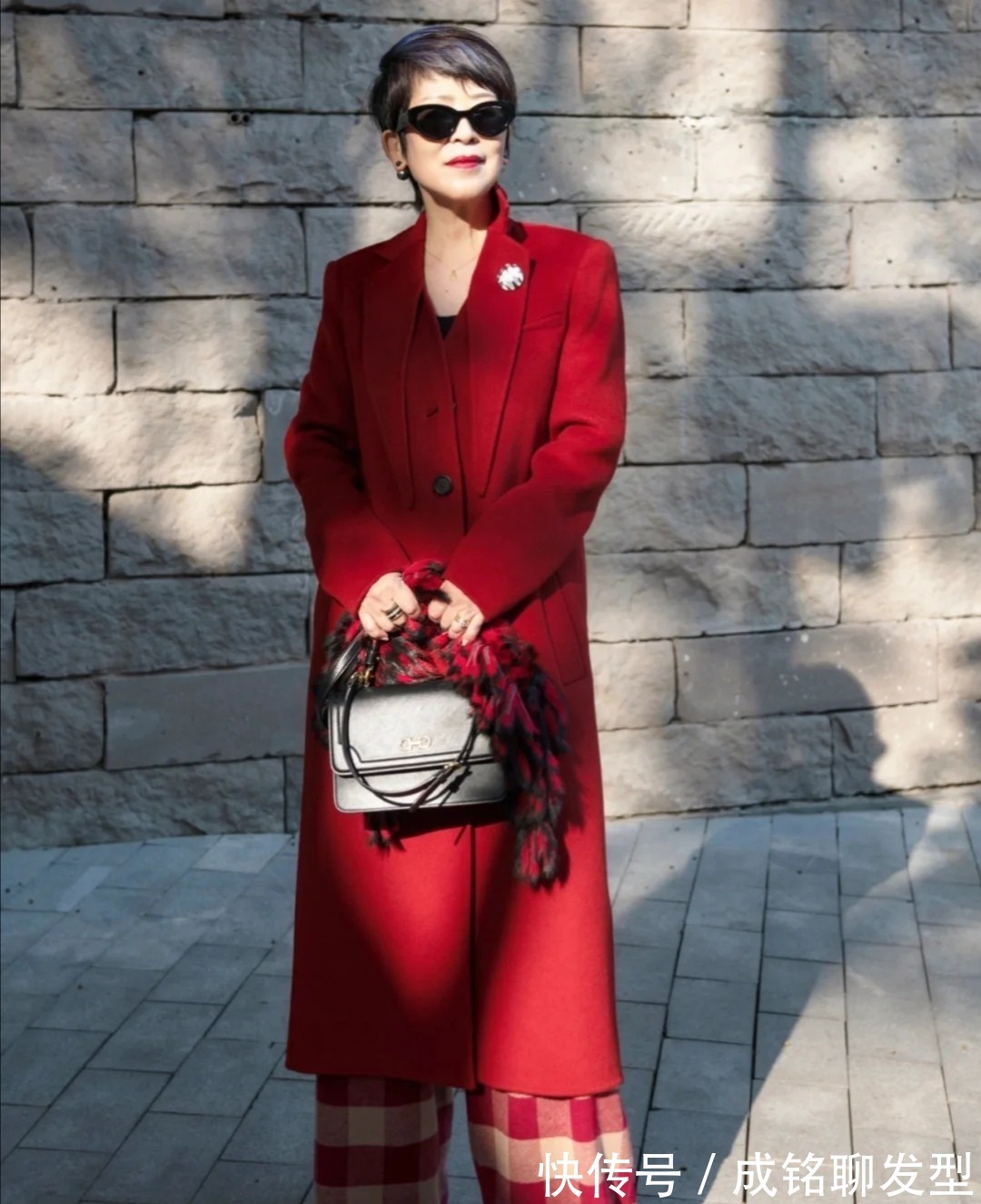 女性 会打扮的女人不显老!看看她们的穿衣打扮,不像是年过半百的人
