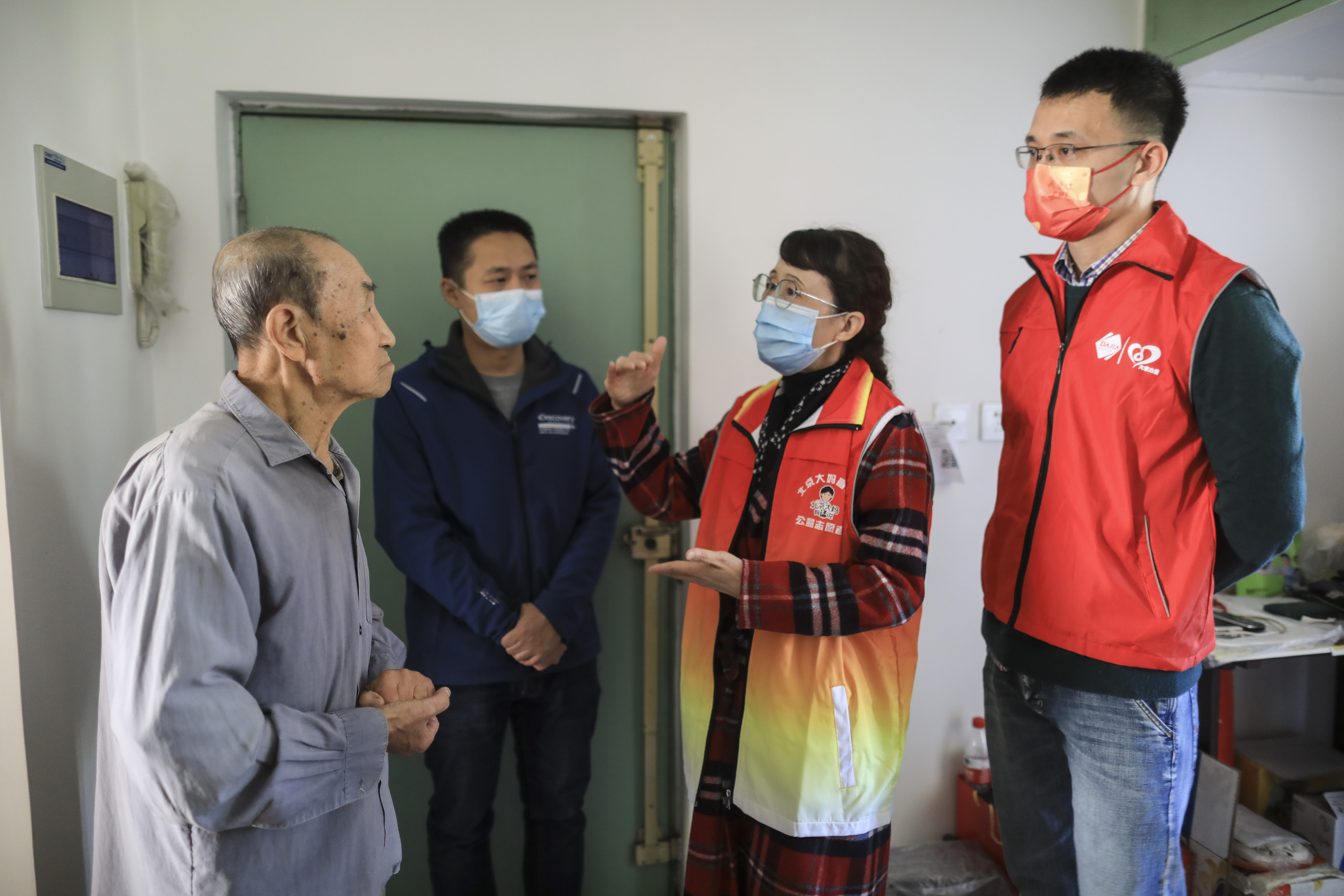 北京|志愿者将走访北京99位高龄老人，提供理发剪指甲等服务