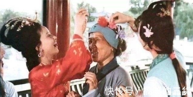 贾母@提防平儿,算计贾琏,如此王熙凤,为何却对林黛玉那么好?