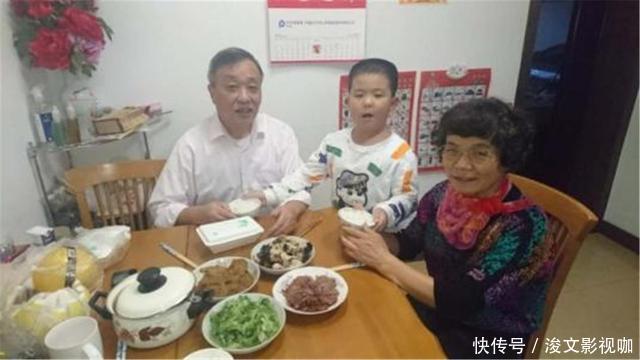 长大后有出息的孩子，吃饭时大多遵守3个“规矩”，教养骗不了人