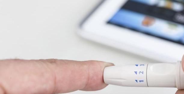 苦瓜|糖尿病福音,每天多吃3种天然“胰岛素”,血糖可能慢慢降下来!