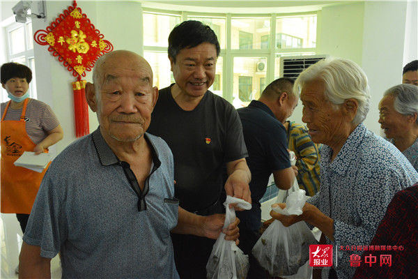 村委|淄博市马桥镇前金村：“粽”情迎端午 老人品粽香