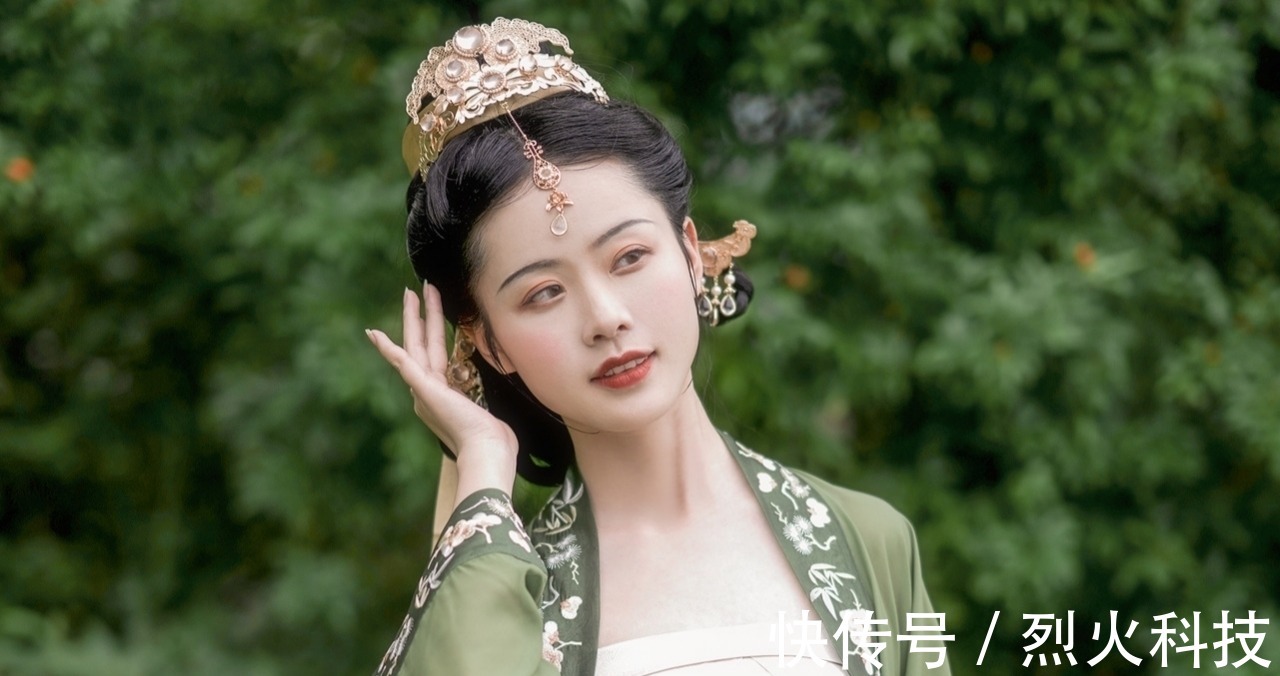 瑶坛&五言格律与七言格律:化露凝烟君不见,雍容无愧向瑶坛