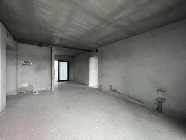 宝能首批10套豪宅启动法拍 拟派房源总共484套、总价73亿|15楼财经 | 法拍