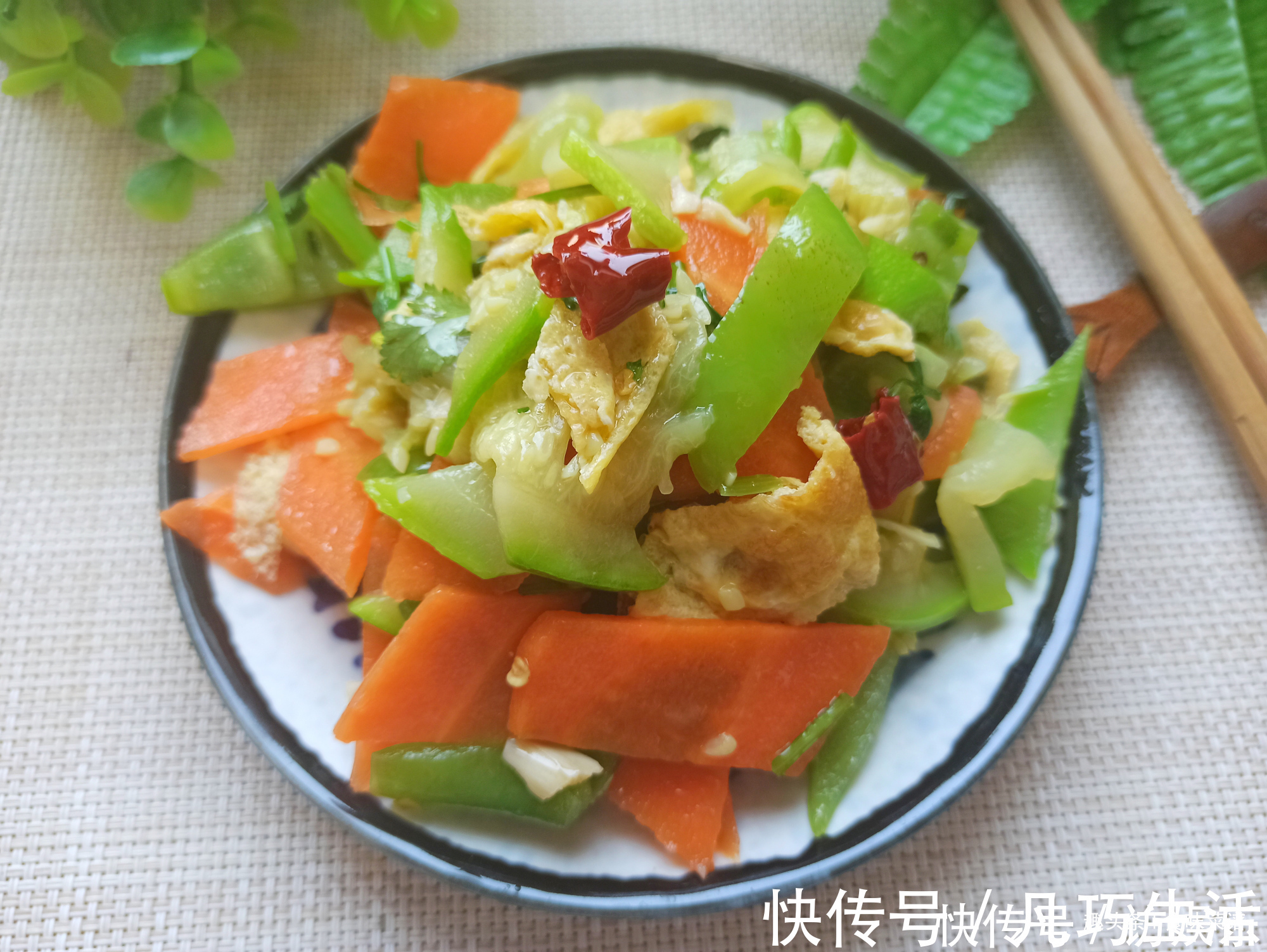 西葫芦|蔬菜中的钙片,用来凉拌最合适,我家一周吃5次,比吃肉都香