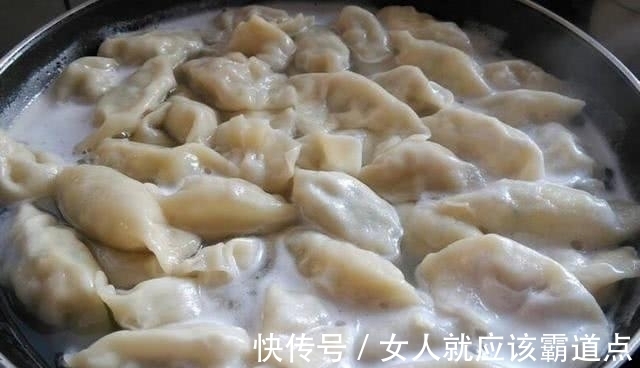 馅料|煮饺子,不要水开就下锅,多加“这一步”,饺子不破皮不粘锅