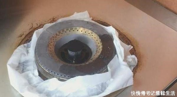 只用白醋就能让你家的燃气灶焕然一新,我家就是用的这个方法!