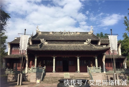 八至@女道士恋上高僧却遭拒,气愤写下千古奇诗,句句戳人痛处