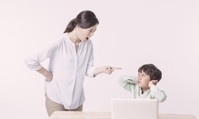 孩子|孩子做错事,大人很有耐心地讲道理,但为啥娃就是听不进去?