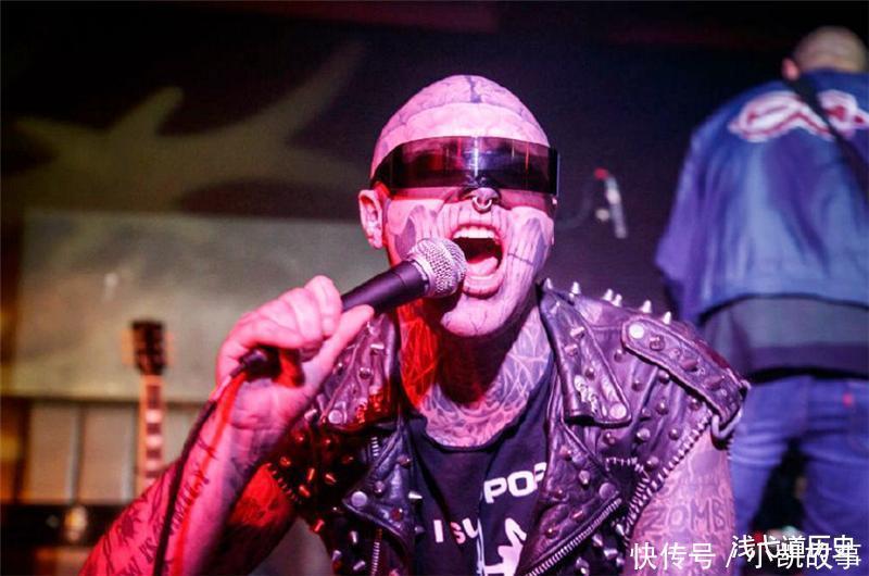 何为艺术他花2亿将“人骨”纹满身体,走红后却选择离开了人世