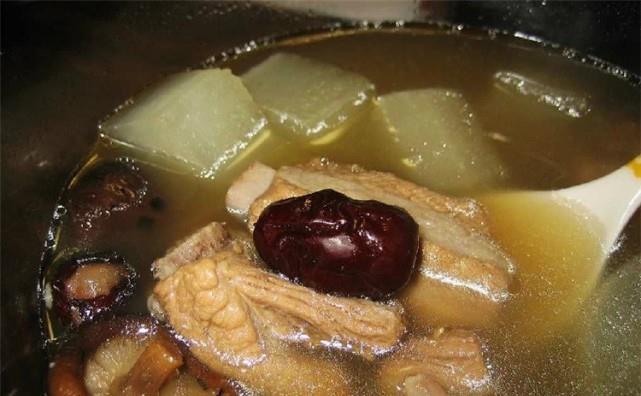 怒斥|5岁女童脾虚发育停滞,医生怒斥家长:3种汤竟当宝贝喂,愚昧