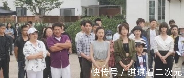 阵容|浪姐后加盟冯小刚新作，顶配阵容站C位，蓝盈莹没成团却真红了