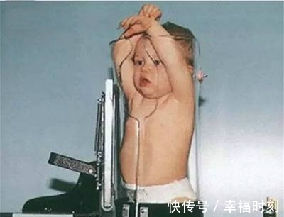 真相|婴儿被塞进玻璃瓶内,让人气愤,得知真相让人哭笑不得!