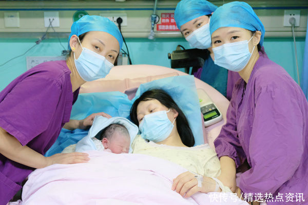 “就地过年”好热闹 防疫不松年味正浓