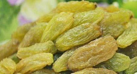 膳食纤维|葡萄干放进锅里煮一煮，效果太“喜人”了，解决了很多人的烦恼