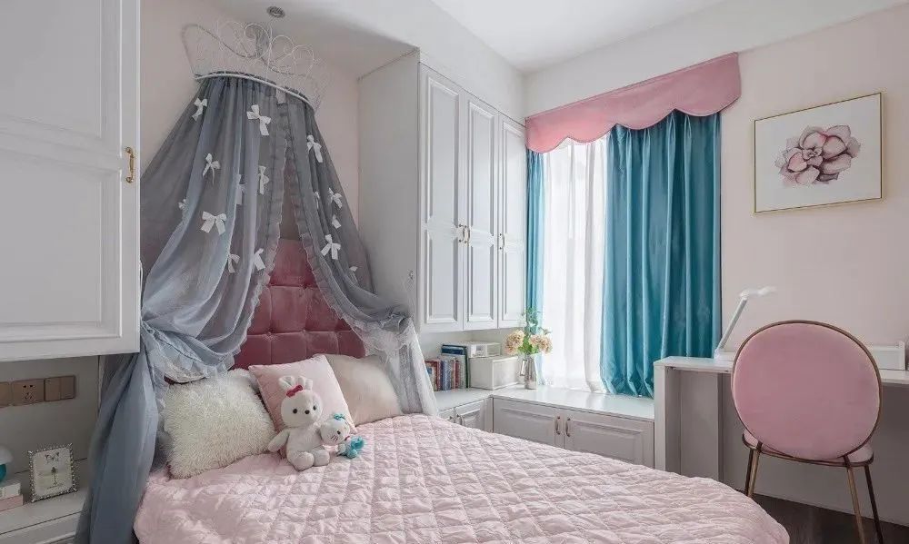 卧室|小卧室别再装榻榻米了，人家聪明人都这样设计，照样美观又实用！