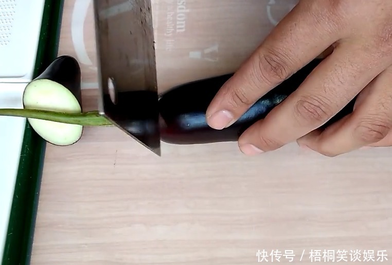 我家|茄子新吃法,外焦里嫩,比吃肉都香,我家一周做几次