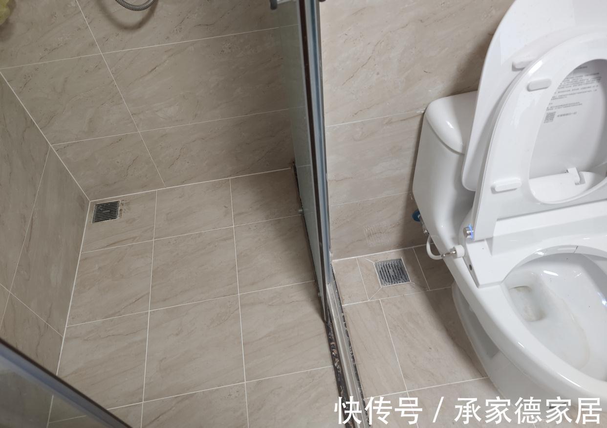 木地板|我家用了一年的卫生间实拍,里面的装修有三处很满意,三处不满意