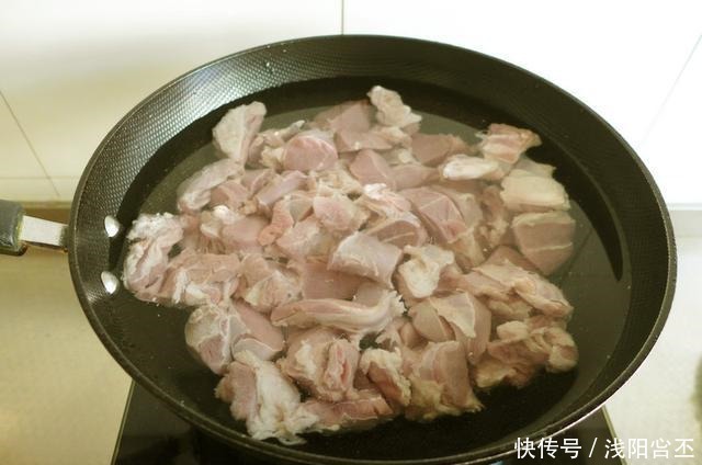 炖羊肉的时|炖羊肉时,这个香料不要放,加了就等于毁了羊肉,好多人都做错