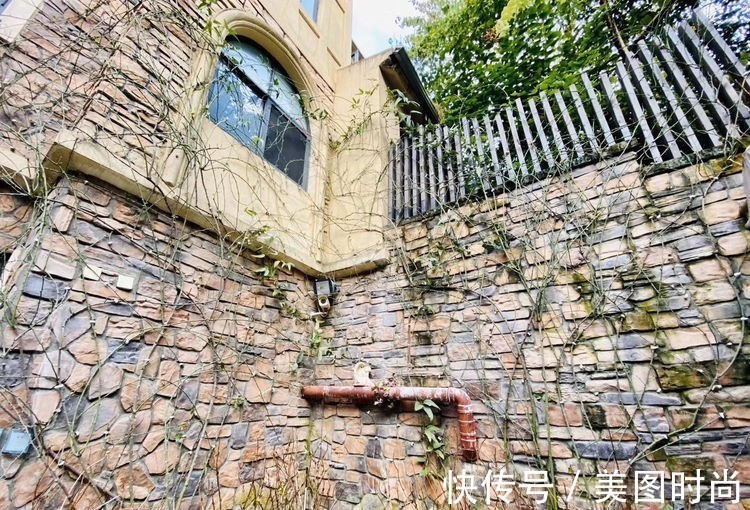 庭院改造:50㎡的下沉式庭院造花园,有地我也建一个,太好看了!