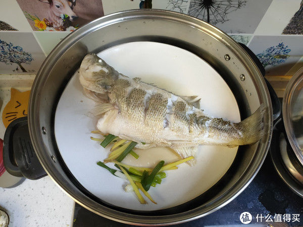 鱼肉|做清蒸鱼时，记住“2不放2窍门”，鱼肉鲜嫩无腥味，越吃越香