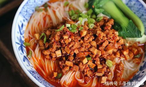 原来挂面也能这么好吃,油润开胃,好吃不腻,吃了一碗还想再吃!