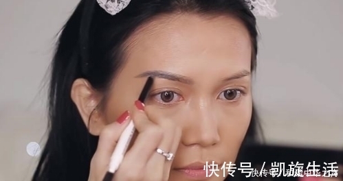 化妆术|奇闻:女子整容级化妆术,妆前妆后判若两人,网友:确定没换人?