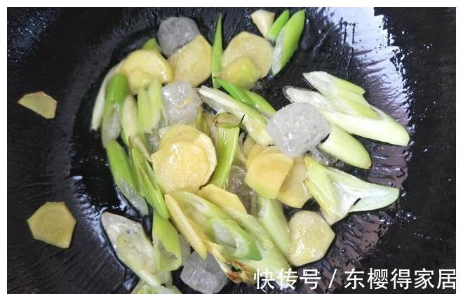 八爪鱼|孩子拿来玩的八爪鱼，我炒来吃了，红烧的很香