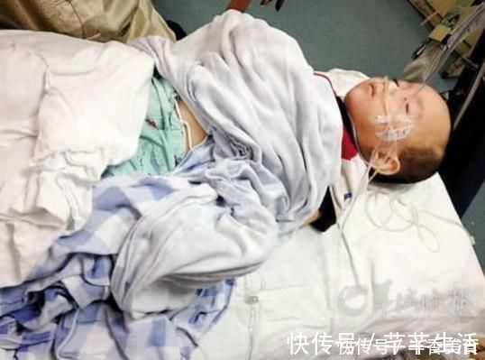 小六六|3岁男孩舔了一下这个,抢救3小时才活过来,很多家里都有,别不在意