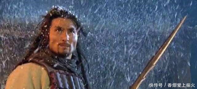 林冲|水浒传中,林冲敢火并王伦,却当不上梁山老大,原因很无奈