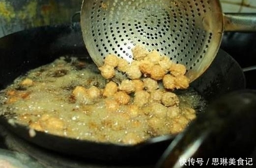 丸子|丸子这样做酥脆芳香,外焦里嫩口感劲道不会散,比溜丸子更胜一筹