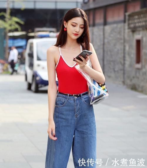 美眉|这就是传说中的皮肤白嫩派小脸美眉吧,笔直的长腿更锦上添花