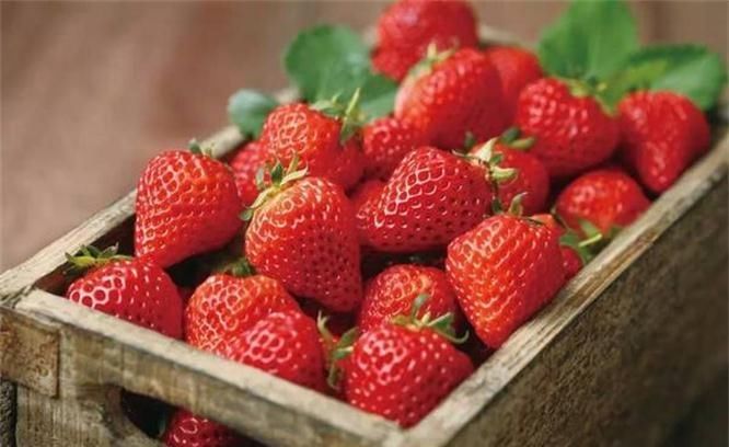 草莓汁|每天不妨多吃3种食物，营养丰富、安神养血，好处多多！