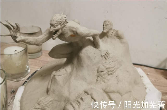 法尔克|进击的巨人OP名场面被做成雕塑,8个巨人栩栩如生,进击的巨人稳站C位